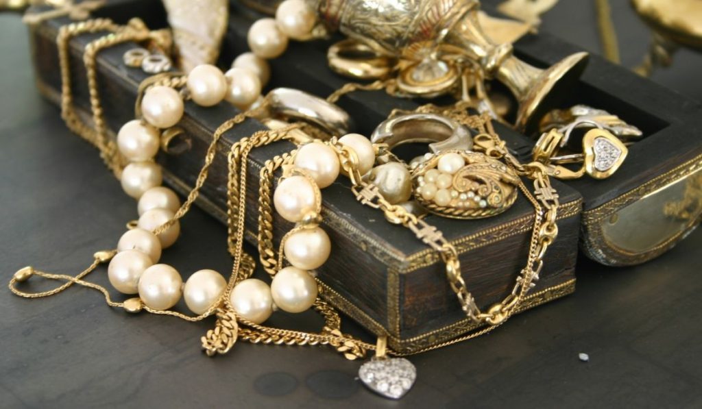 gold jewelries