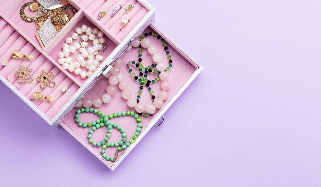 jewelries in pink box